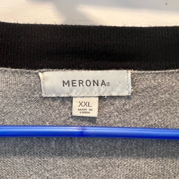 Gray sweater with black trim - Picture 2 of 2